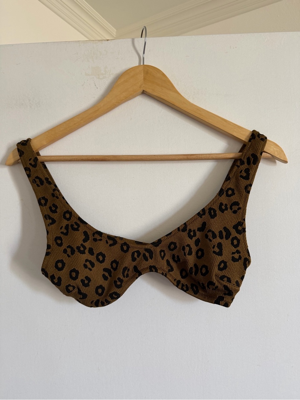 Aerie Scoop Textured Leopard Print Brown Bikini Top size Small EUC - Picture 3 of 6